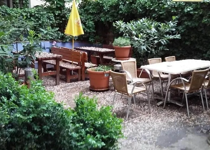 Westend Albergue